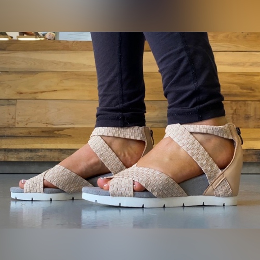 Bernie Mev. Honesty Women’s Wedge Sandals